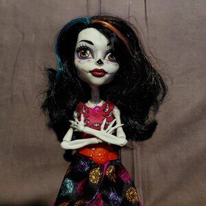 Monster High Skelita Calaveras Art Class